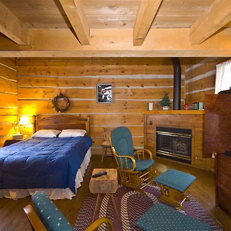 Galena Log Cabin Getaway